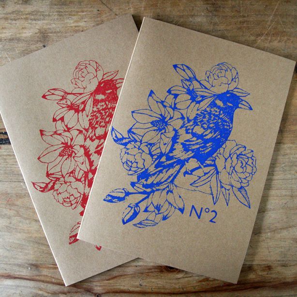 Cahier ligné A4 - Notebook A4 ligné Tatoo Corbeau, Fleurs ,bleu