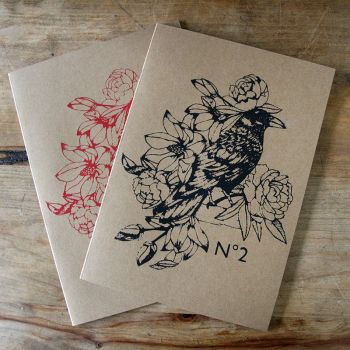 Cahier ligné A4 noir - Notebook A4 ligné Tatoo Corbeau, Fleurs